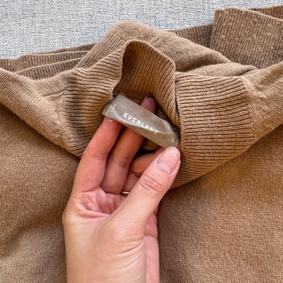 Everlane Cashmere Sweater Camel - Picture 4 of 6